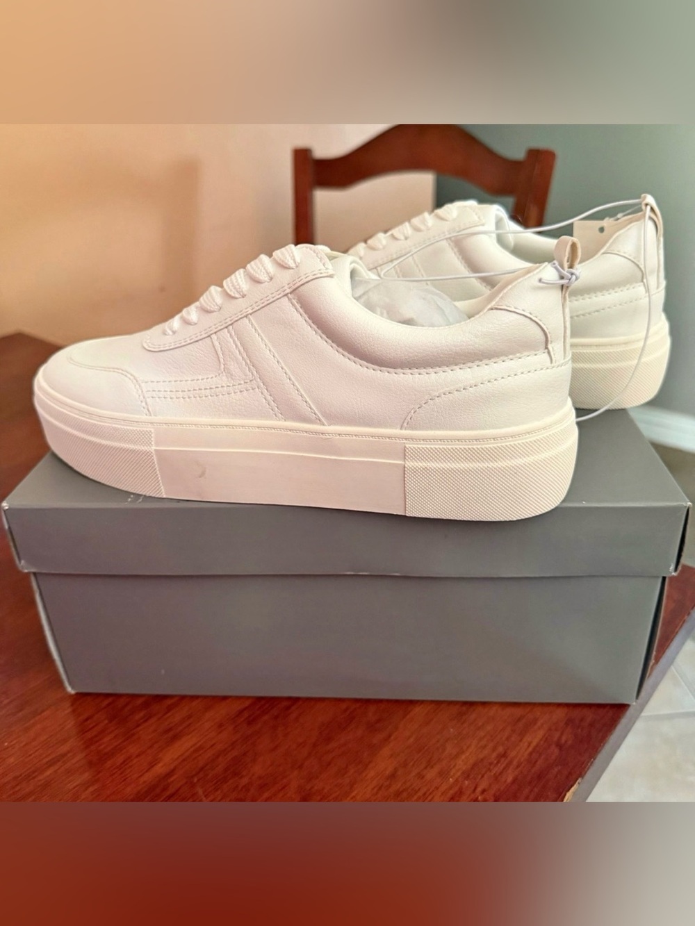Falls Creek Women’s White Platform Sneakers - NEW size 7.5